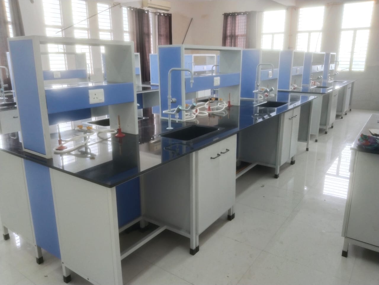 Physics Laboratory Furniture Workspace