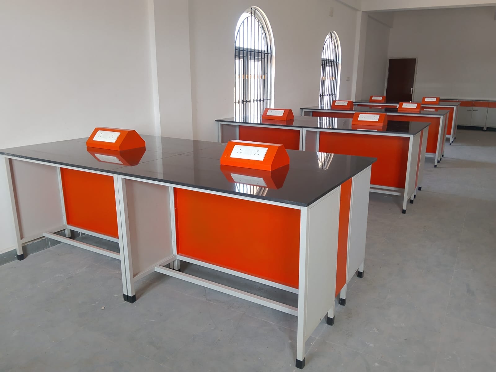 Composite Laboratory Furniture Workspace