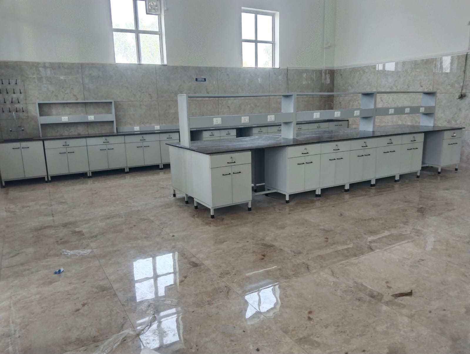 Industrial Lab Furniture by I.S. LabCare Technologies