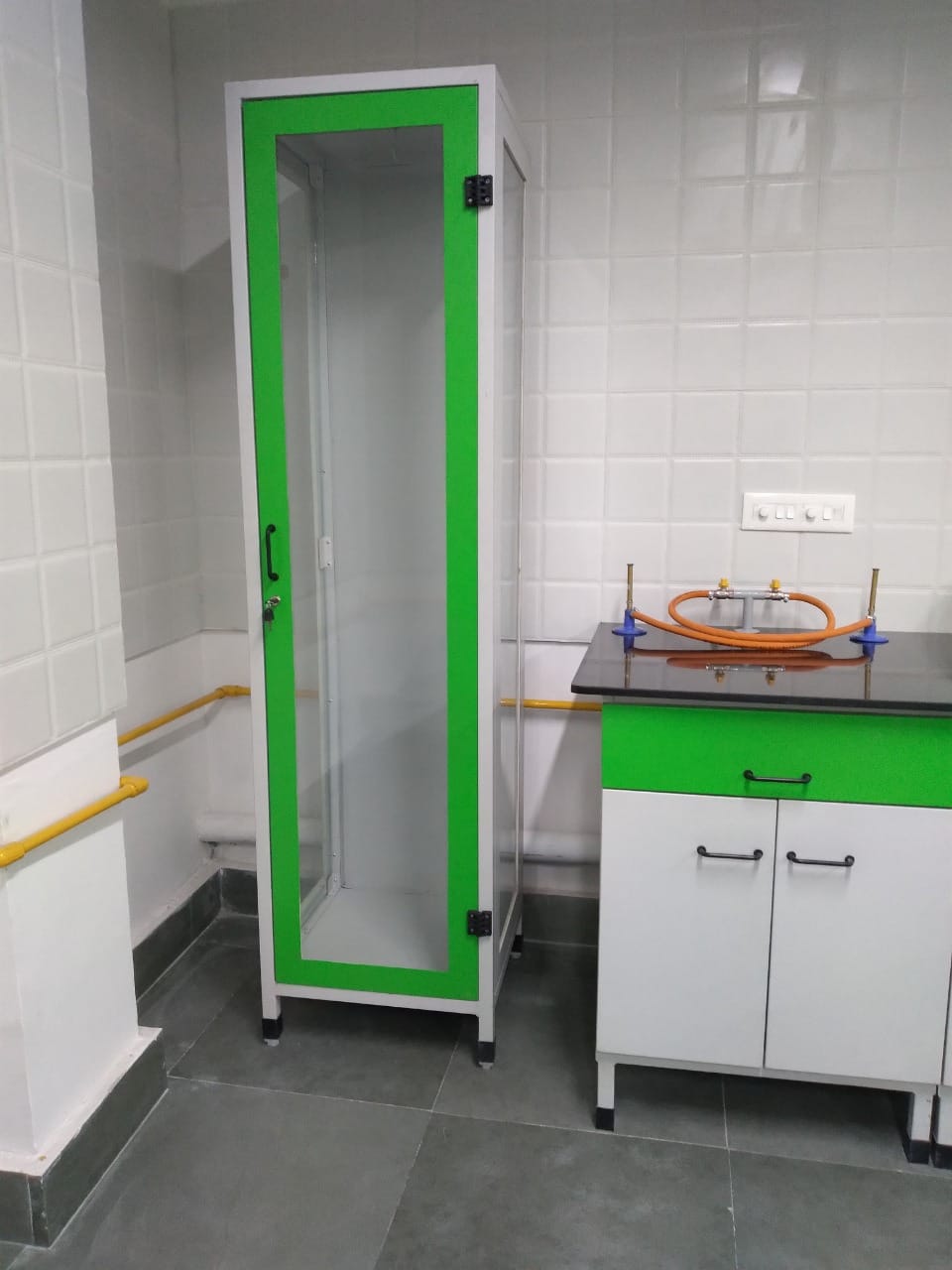 Skeleton Cabinet Manufacturer - I.S. LabCare Technologies
